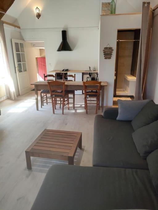 Le Ptit Loft Villa Brechamps Bagian luar foto